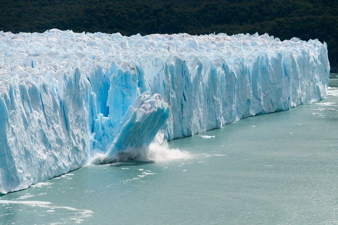 Afkalving van de Perito Moreno-gletsjer in Argentinië