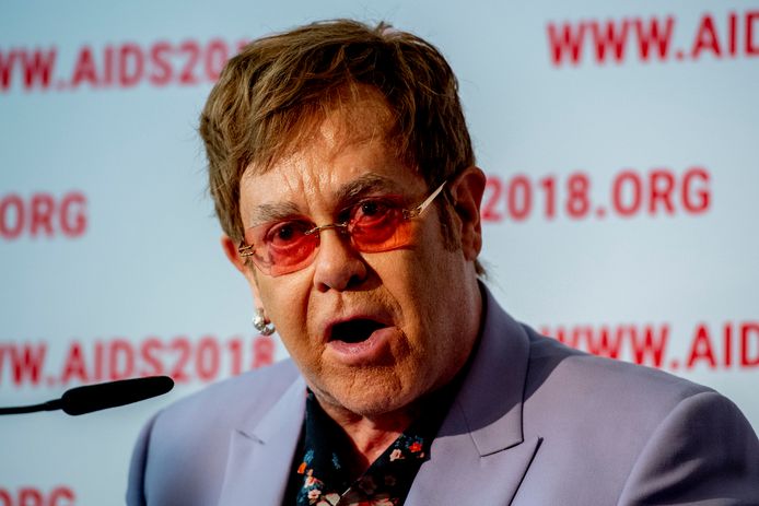 Zanger Elton John tijdens een sessie op het AIDS2018 congres over het werk van zijn Elton John Aids Foundation.