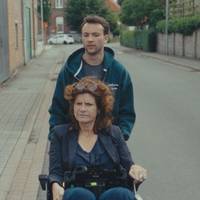 ‘Er zijn leerlingen die, zodra ik vertel dat ik transgender ben, hun hoofd op de bank leggen en mentaal uitchecken’