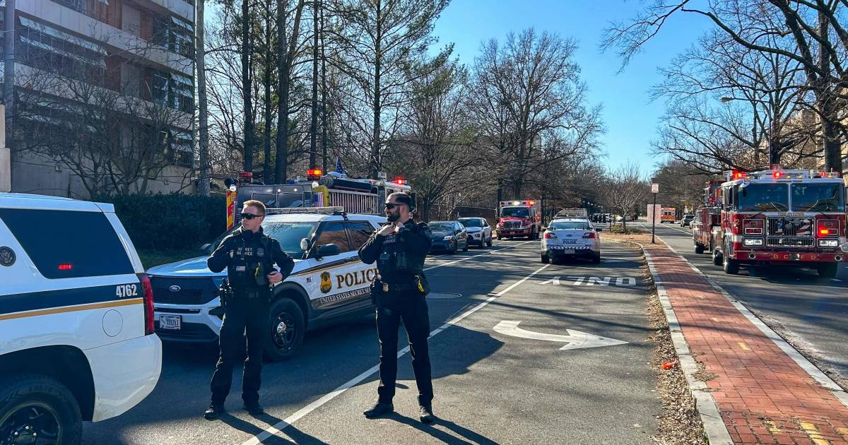 Long live Gaza.  A man sets himself on fire in front of the Israeli Embassy in Washington  The Israeli-Palestinian conflict