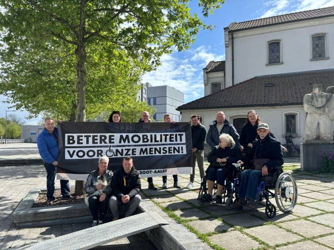 Actie van Vlaams Belang op Werfplein: “Dit plein is een uithangbord, maar niet toegankelijk voor rolstoelgebruikers”