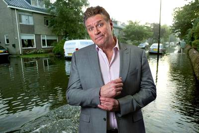 Als je nu de Titanic bouwt kan-ie niet meer zinken. Hoef je d’r ook niet naartoe, in je duikboot