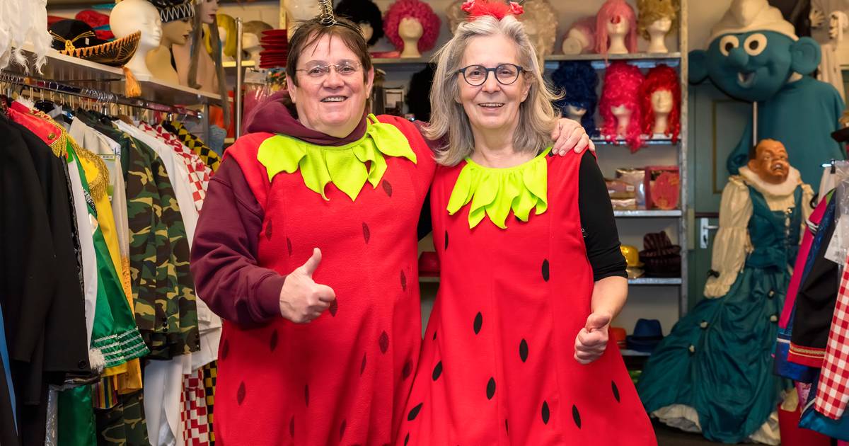 Carnavalswinkel in Noordhoek stopt ermee: wie nog een pak wil scoren moet snel zijn