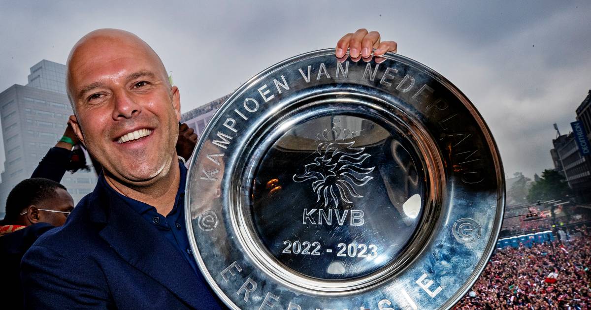 10 jaar hebben we een familie gemaakt 100% Tin Ornament