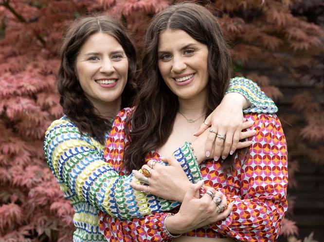Britse vrouw redt tweelingszus uit kaken krokodil en krijgt dapperheidsmedaille 