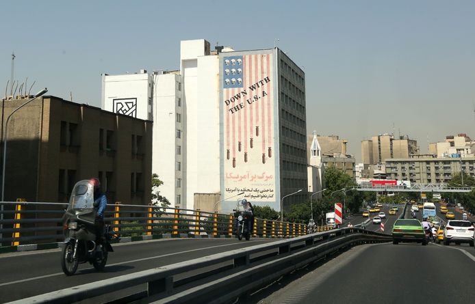 Een anti-Amerikaanse muurschildering op de gevel van de voormalige Amerikaanse ambassade in de Iraanse hoofdstad Teheran.