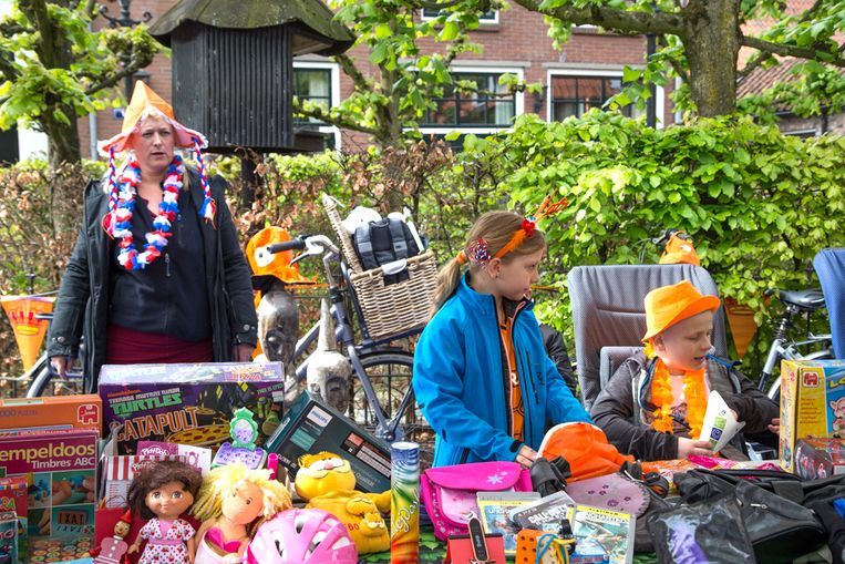 Vrijmarkt Koningsdag in Harderwijk. Beeld Pauline Niks