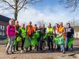 De vrijwilligers van Laarbeek Schoon zijn er klaar voor om in het zonnetje aan de slag te gaan.