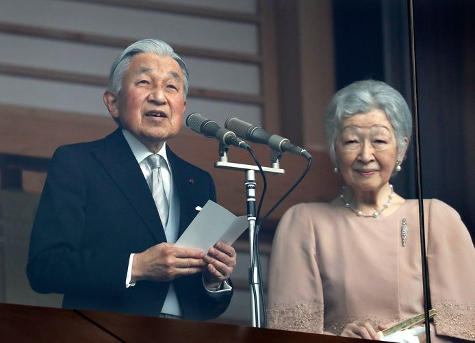 De Japanse keizer Akihito en keizerin Michiko. Keizer Akihito viert vandaag zijn 85ste verjaardag.