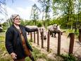 Maura Tayleymans werkt al een halve eeuw bij Burgers’ Zoo in Arnhem. ,,Elke dag dacht ik: wat zou er nu weer gebeuren?”