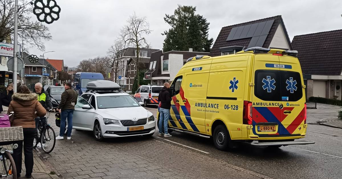 Scooterrijder gewond bij aanrijding in Epe.