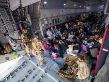 Internationale evacuaties op gang: buitenlanders mogen weg, Afghanen worden tegengehouden