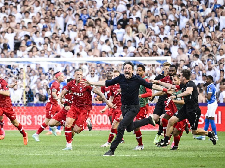Knotsgekke ontknoping: Van Bommel kampioen van België met Nederlands getint Antwerp
