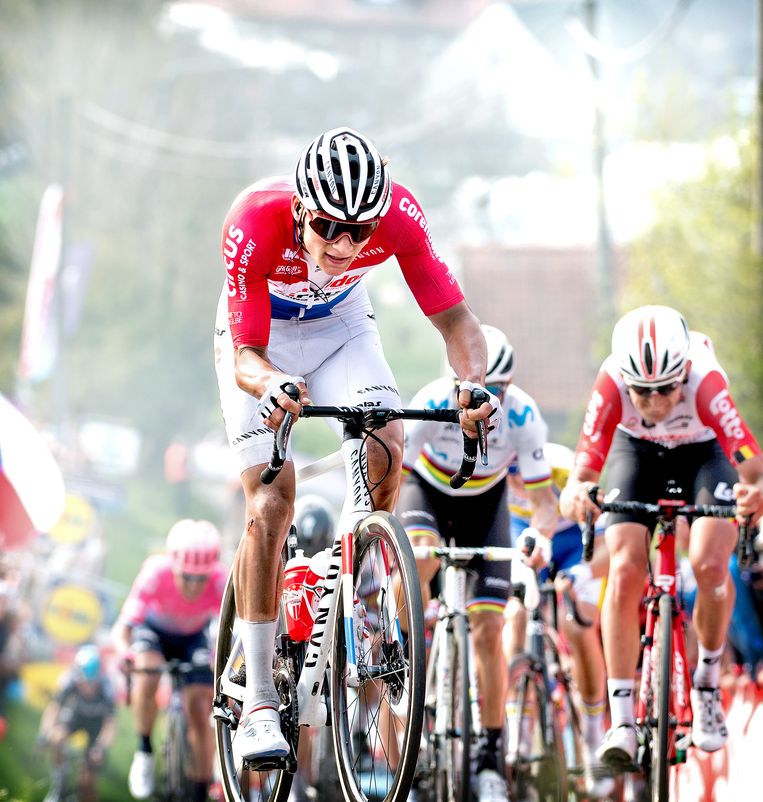 Van der Poel tijdens de Ronde van Vlaanderen van dit jaar. Beeld Klaas Jan van der Weij / de Volkskrant