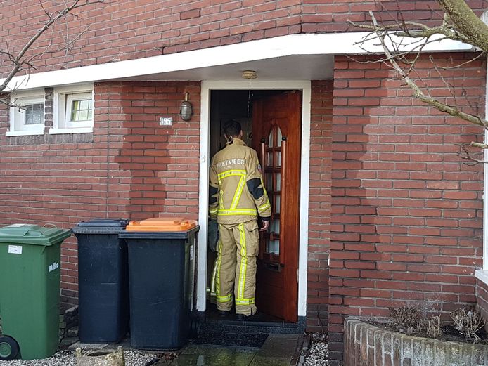 In Hengelo liep een huis helemaal onder door een gesprongen leiding. Foto: Jack Huygens/News United