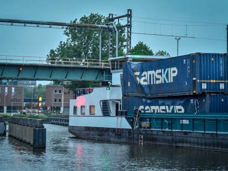 ‘Aanvaring met lage Gouwespoorbrug was fout van de schipper’