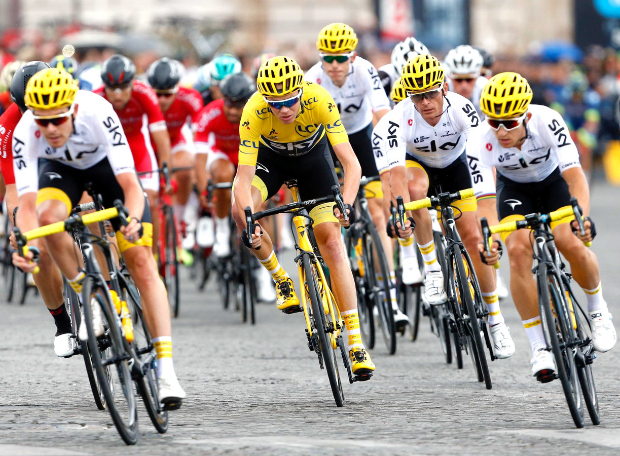 De mooiste foto's van de slotetappe in de Tour de France Foto gelderlander.nl