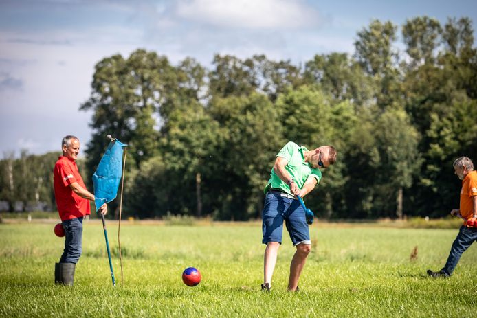 Er werd afgelopen weekend in Geesteren fanatiek gestreden voor de plaatsing voor het NK boerengolf, in oktober.