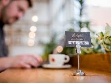 DE Café Enschede verliest helft van de klanten door werkplekvergoeding: ‘1,80 euro per uur is te duur’