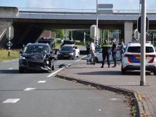 Auto’s botsen op elkaar op kruispunt in Veenendaal