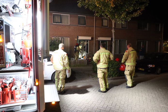In een meterkast van een woning aan de Pater L.A. Bleysstraat in Best is zaterdagnacht een brand ontstaan.