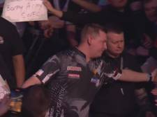Chris Dobey sloopt Michael van Gerwen in halve finale Premier League