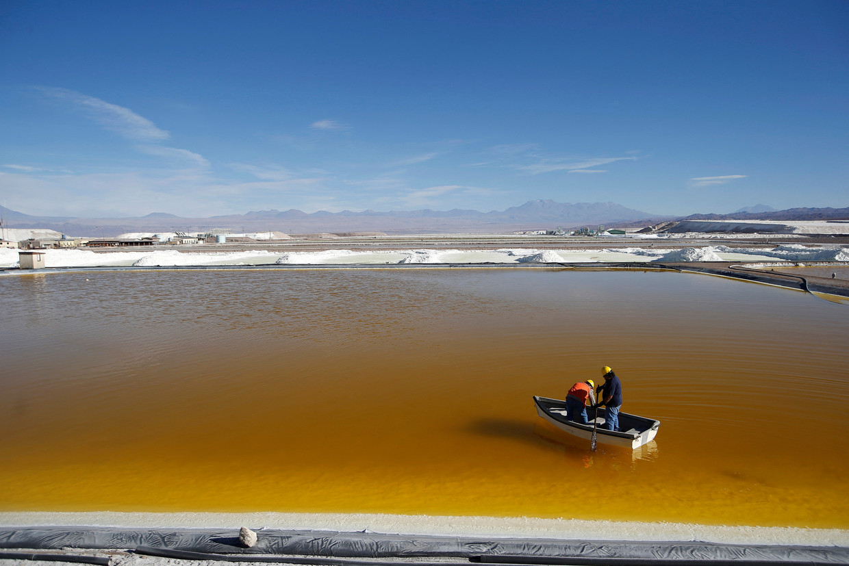 In de Atacama-woestijn in het noorden van Chili wordt veel lithium gewonnen. Beeld REUTERS