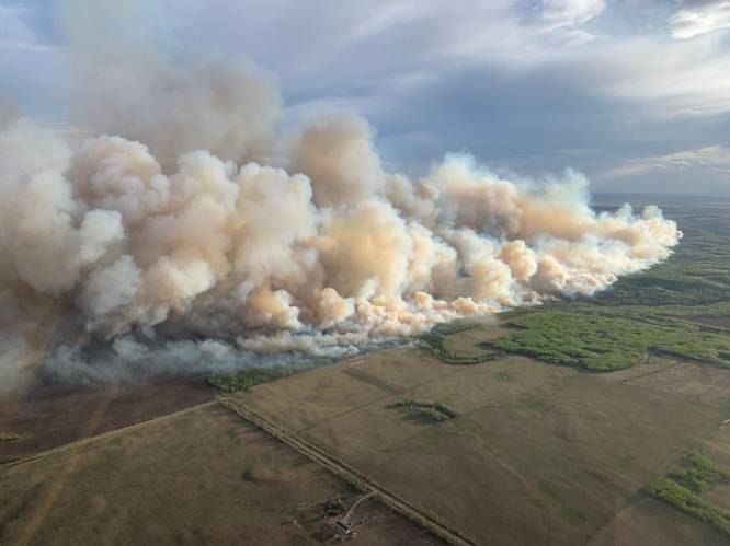 Duizenden mensen geëvacueerd in westen van Canada wegens hevige bosbranden