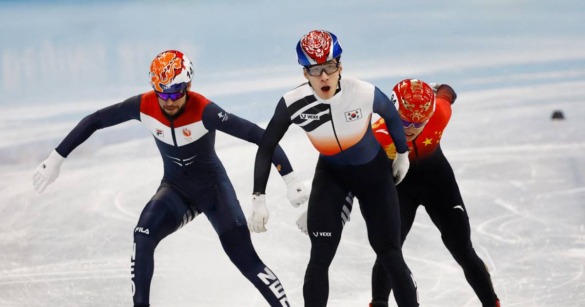 Sjinkie Knegt dankzij snelle slotmeters naar kwartfinales op 1000 meter Olympische Spelen AD.nl