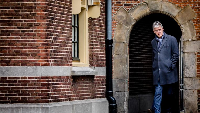 Minister Arie Slob voor Basis- en Voortgezet Onderwijs en Media op het Binnenhof. Beeld anp