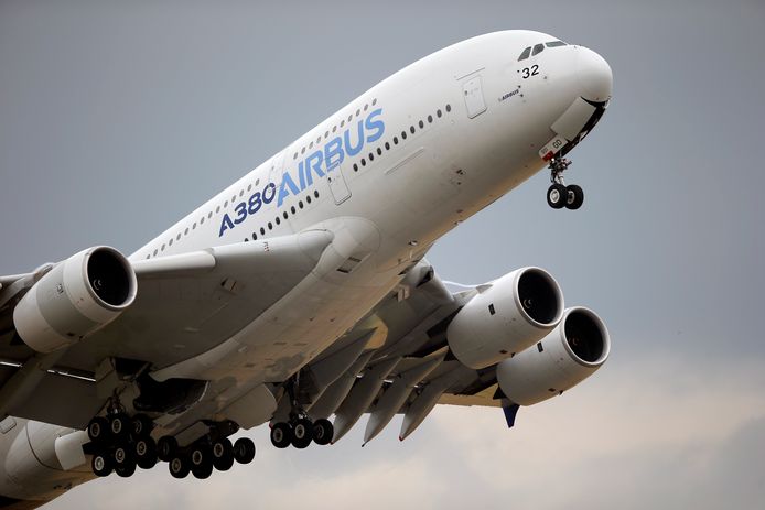 Een opstijgende Airbus A380.