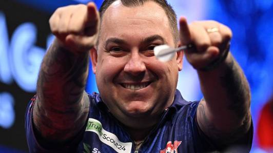 “Ik zakte dieper weg. Nu toon ik dat ik er weer sta”: hoe één telefoontje zorgde voor een knotsgekke EK-rollercoaster met Kim Huybrechts in een hoofdrol