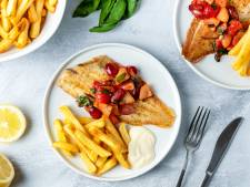 Wat Eten We Vandaag: Sliptong ‘Picasso’ met ovenfrietjes