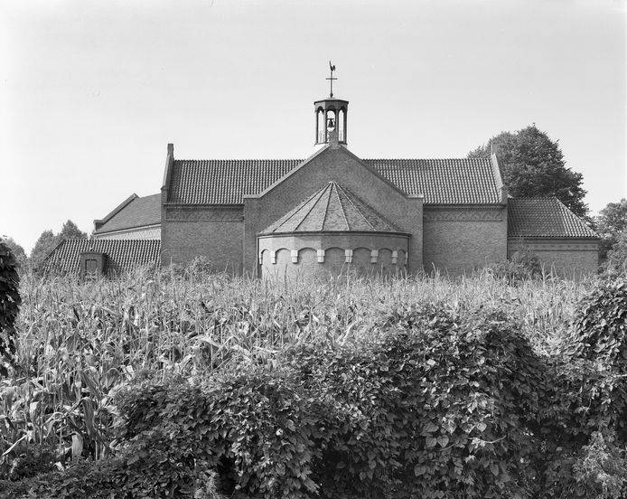 Het inmiddels gesloopte klooster in Almelo.