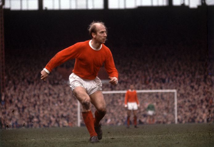 23 maart 1968: Bobby Charlton in actie voor Manchester United op Old Trafford tegen Nottingham Forest.