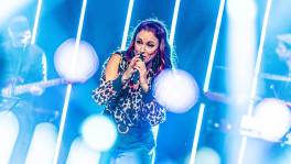 Lekker zwoel! Natalia gaat voor 'Savage Love'