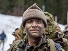 Halsoverkop moest commando Simmie (26) van zijn vakantieadres naar Afghanistan