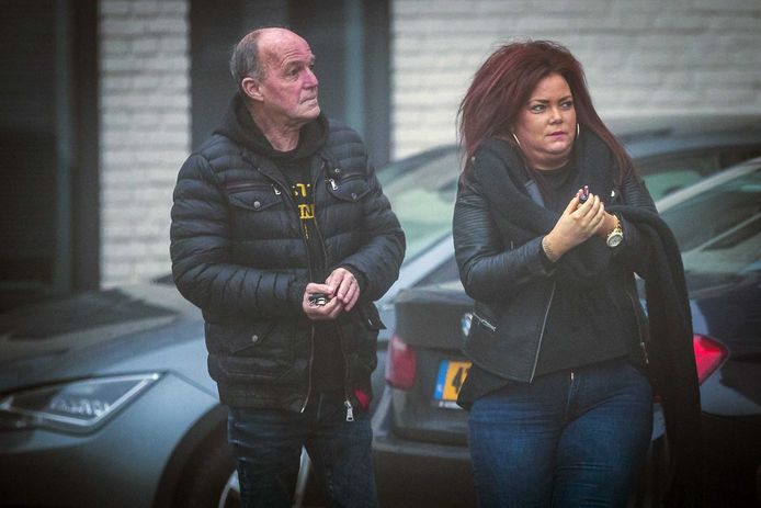 Peter en Femke, respectievelijk vader en zus van de gedode Nicky Verstappen (11) komen toe bij de rechtbank in Maastricht.