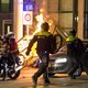 Harde confrontatie oproerpolitie en relschoppers Haagse Schilderswijk