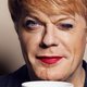 Eddie Izzard: 'Ik bén helemaal niet voor de mannen. Als ik vrouwenkleren draag, ben ik een lesbienne'