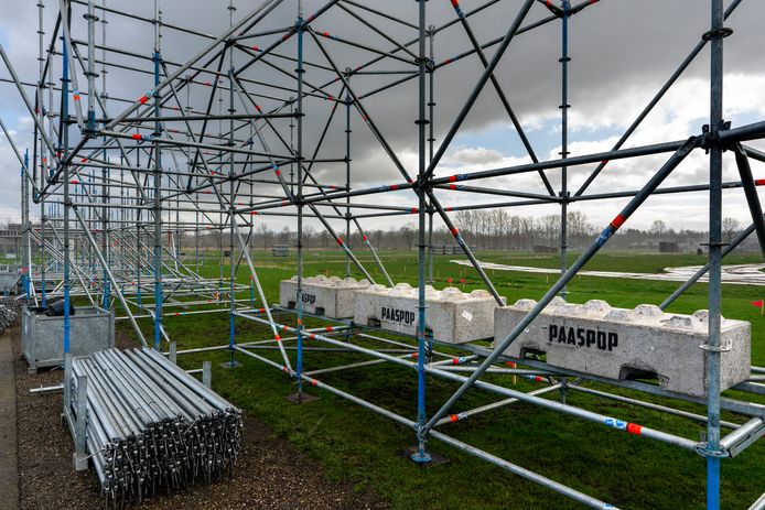 Nederland,  Schijndel , een stileven zonder werklieden die aan het oipbouwen zijn voor  festival Paaspop.