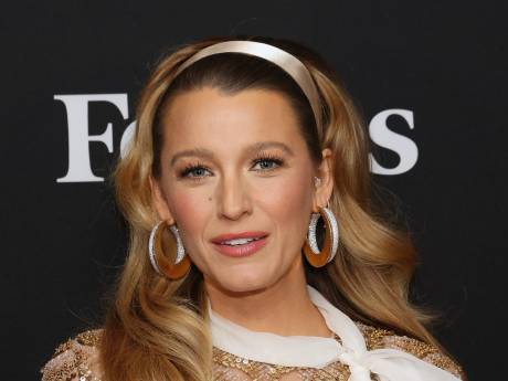 Enceinte de son quatrième enfant, Blake Lively dévoile son baby bump