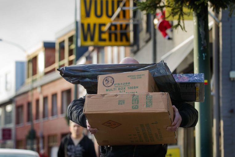 Steeds Zwaarder Illegaal Vuurwerk Daar Kun Je Een Auto Mee Opblazen De Volkskrant