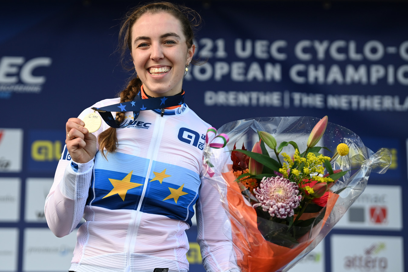 Shirin van Anrooij verzamelt kampioenstruien (Komt er zondag nog eentje