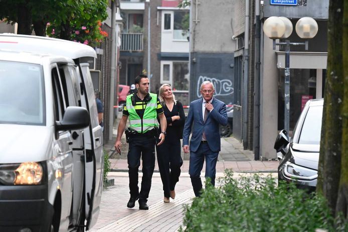 Burgemeester Gerritsen kwam persoonlijk een kijkje nemen in Almelo.