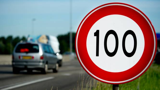 Poll | Wat vind je van de verlaging van de maximumsnelheid naar 100 kilometer per uur?
