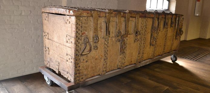De loodzware privilegiekom was een van de pronkstukken in de expo ’450 jaar stadhuis uit 2015.