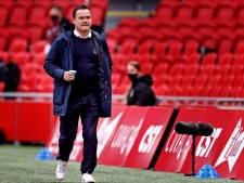 Sociaal onbeholpen Marc Overmars appte liever dan hij een gesprek aanknoopte bij de koffieautomaat