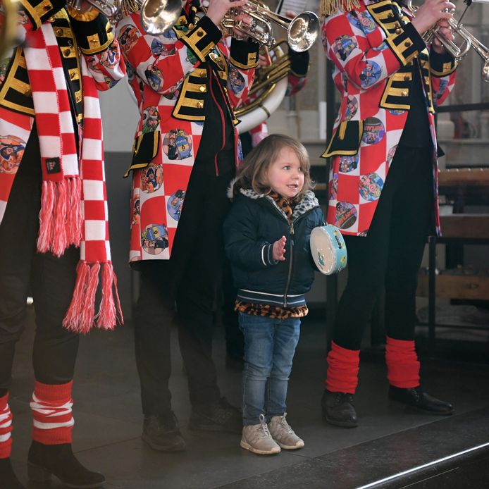 De ritmesectie laat ook van zich horen.
