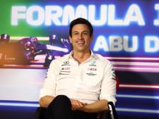 Max Verstappen krijgt sms’je van Mercedes-baas Wolff: ‘Dat is erg aardig van hem’